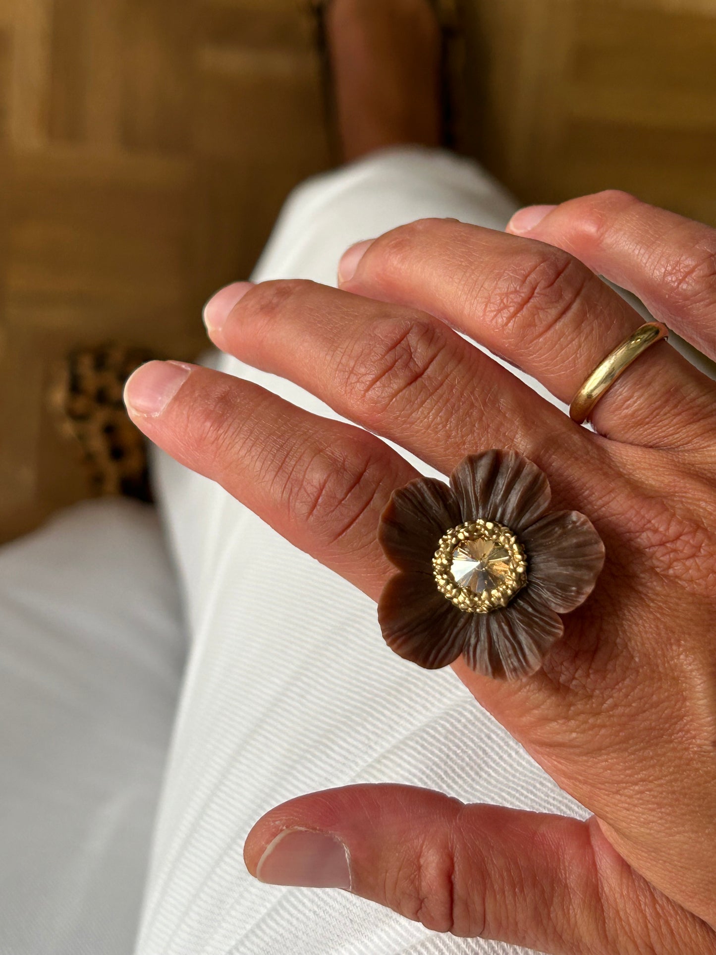 ANILLO ANÉMONA MARRÓN ZAFIRO