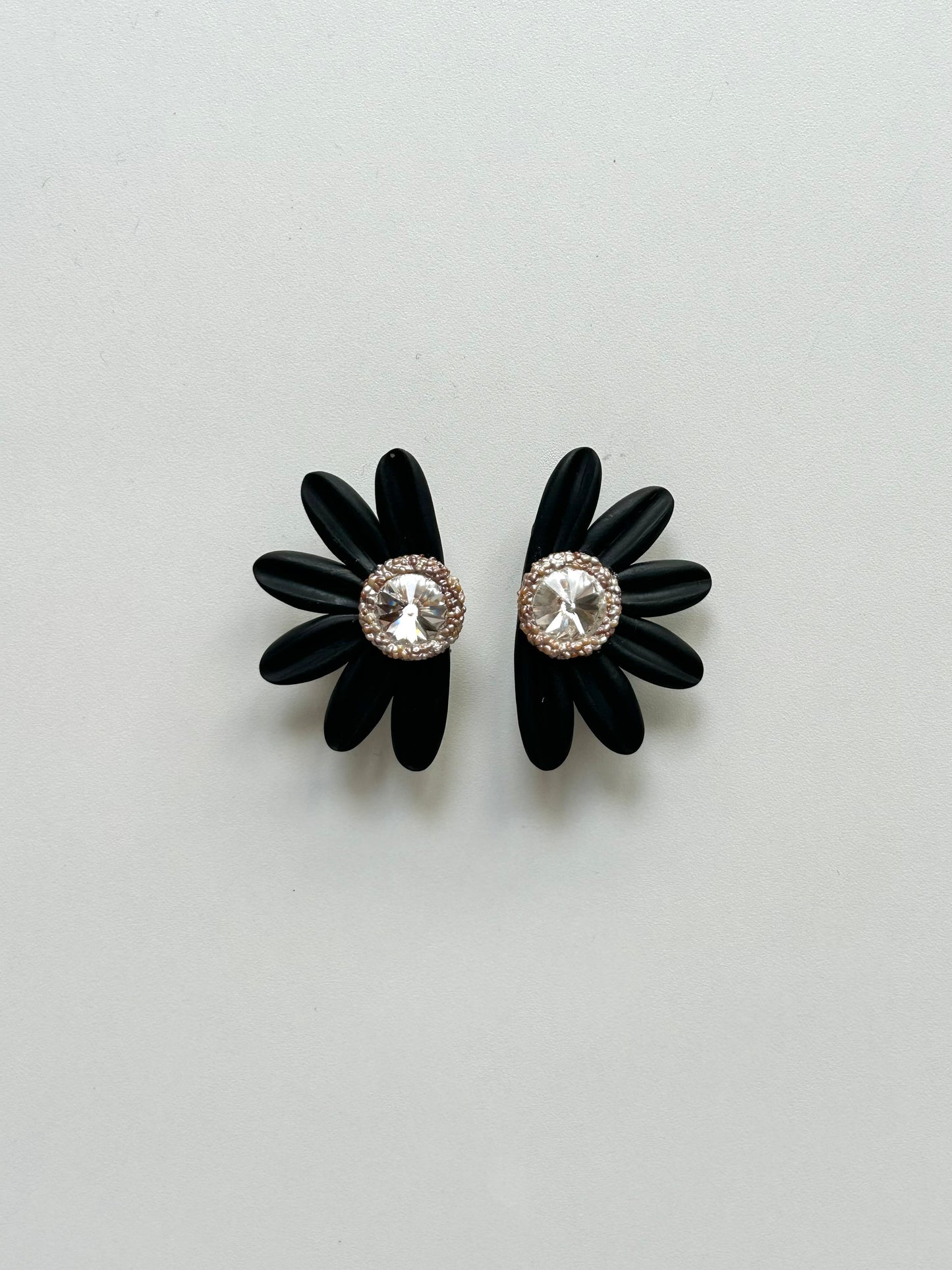 PENDIENTES DAISY PARTY BLACK LE PETITE