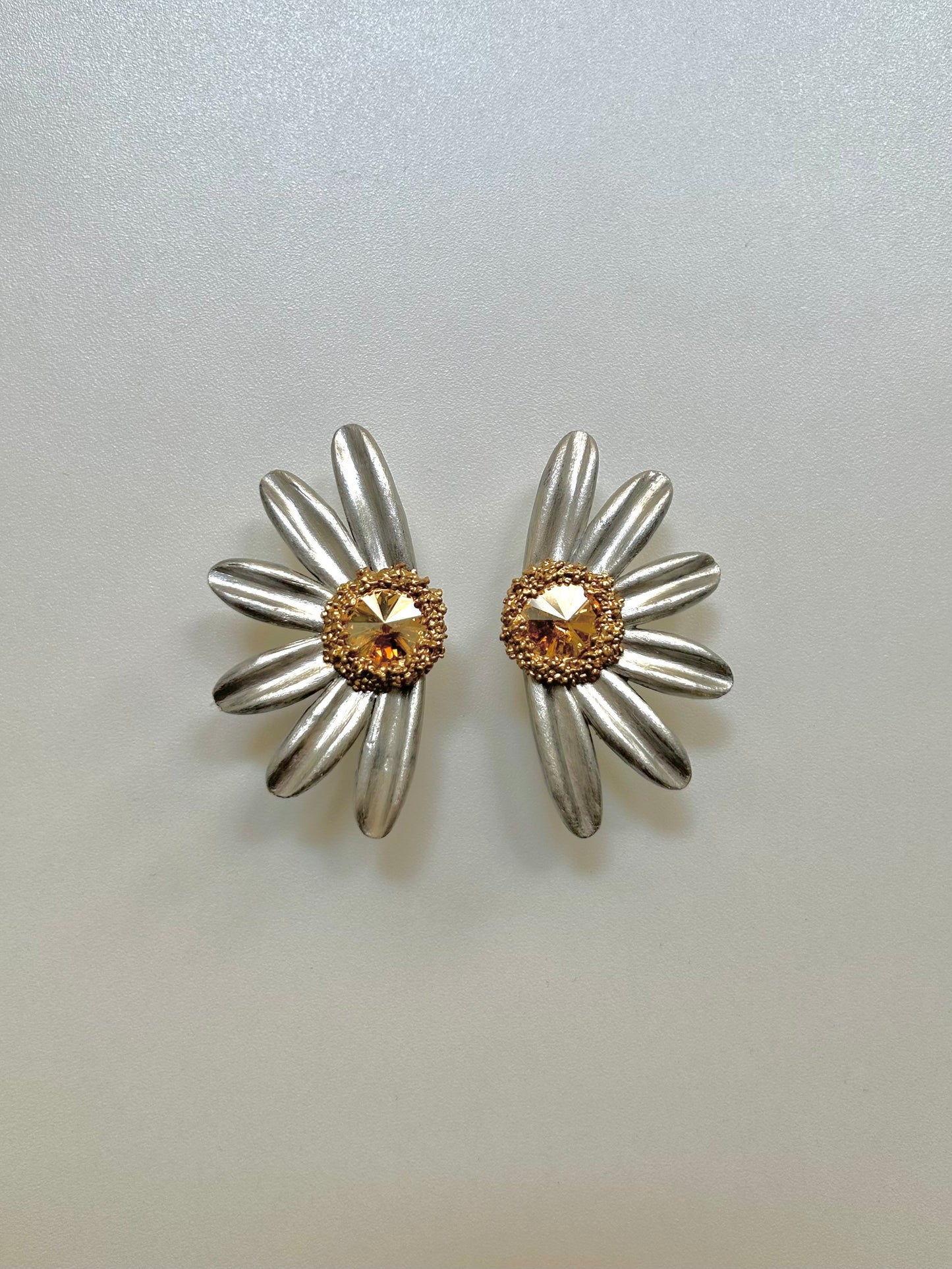 PENDIENTES DAISY PARTY PLATA LIMITED EDITION