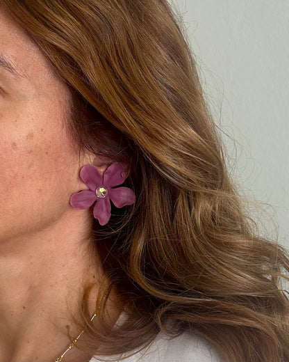 PENDIENTES MAGNOLIA BERENJENA EMPOLVADO LIMITED EDITION