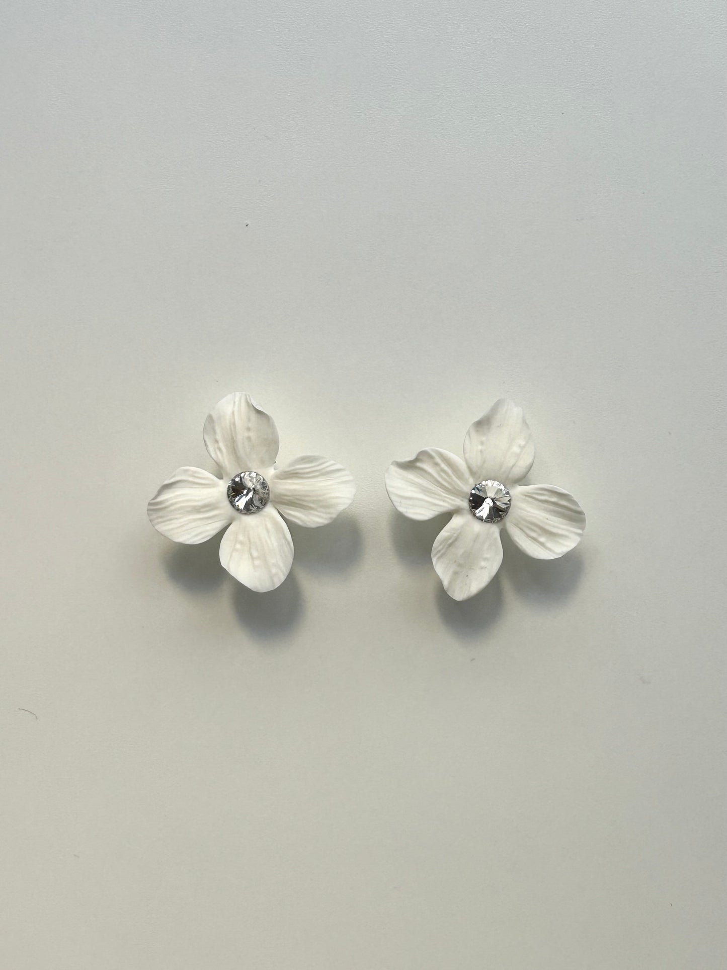 PENDIENTES HORTENSIA WHITE